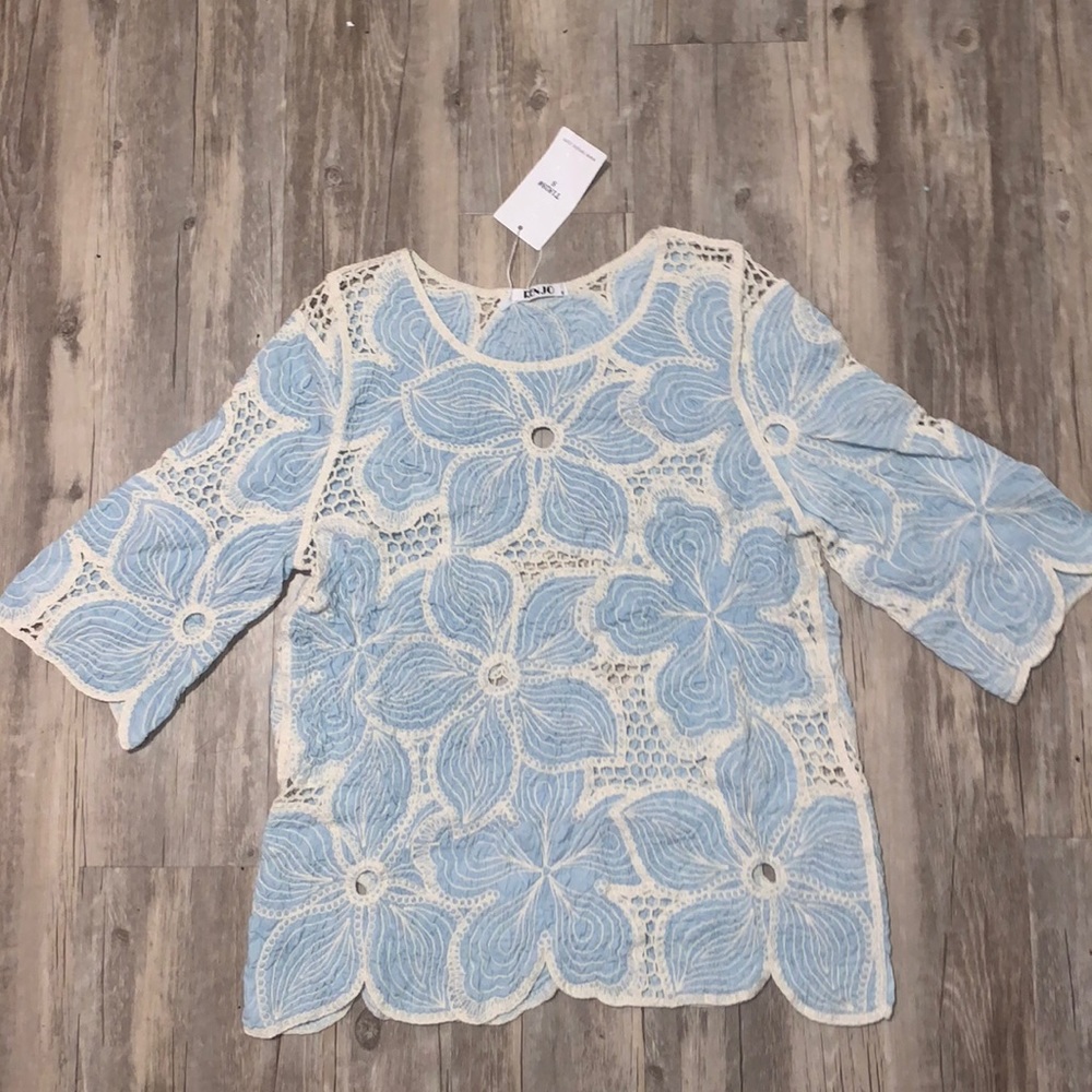 WOMENS TOP